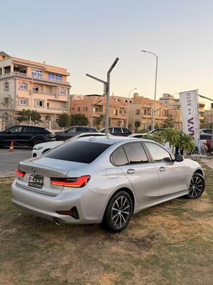 بي ام دبليو 320i 2020