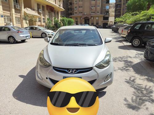هيونداي إلنترا 2012