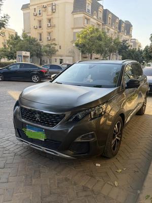 Peugeot 5008 2021