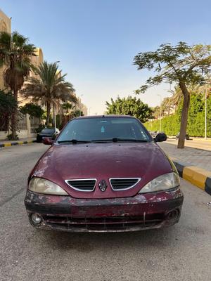 رينو ميجان 2001