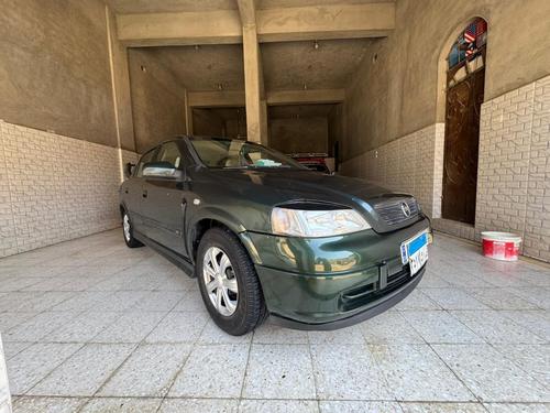 اوبل أسترا 2000