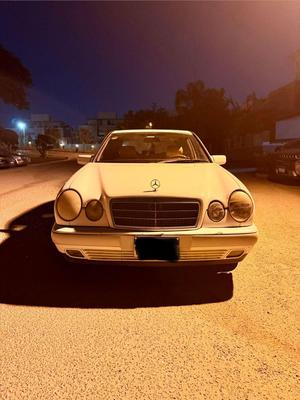 مرسيدس E 200 1997
