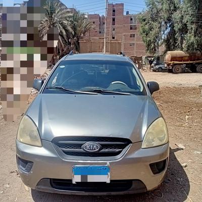 كيا كارينز 2010