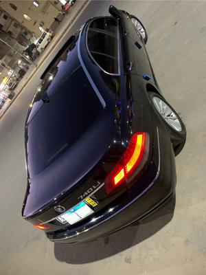 BMW 740 2009