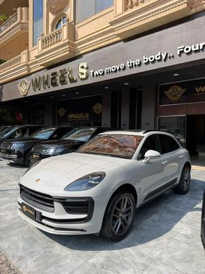 بورش ماكان 2023