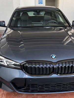 بي ام دبليو 320i 2026