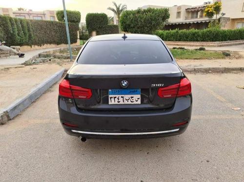BMW 318 2019