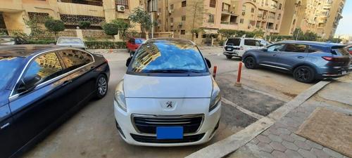بيجو 5008 2015