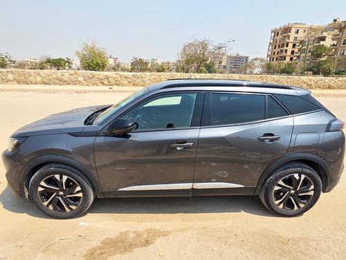 Peugeot E-2008 2022