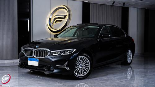 بي ام دبليو 320i 2020
