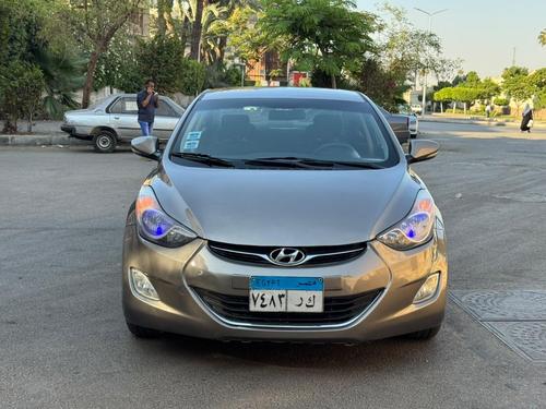 Hyundai Elantra 2012