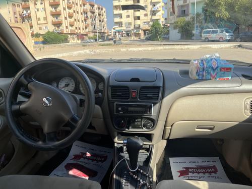 Nissan Sunny 2012