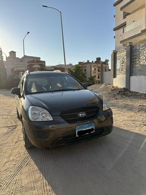 كيا كارينز 2010