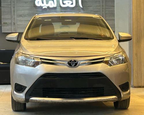 تويوتا ياريس 2015