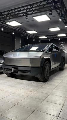 Tesla Cybertruck 2025