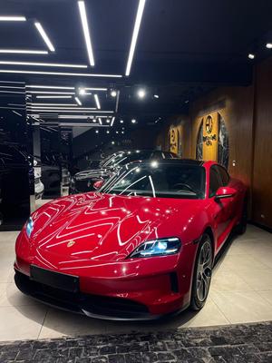 Porsche Taycan 2025