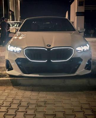 بي ام دبليو 520 2025