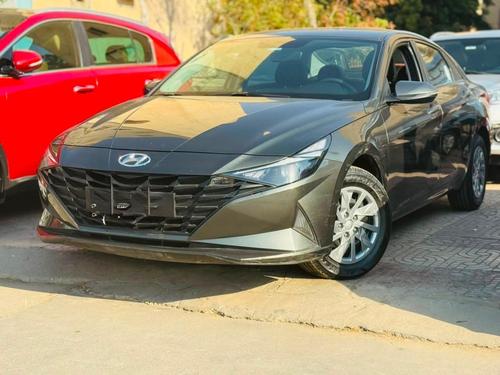 Hyundai Elantra 2022