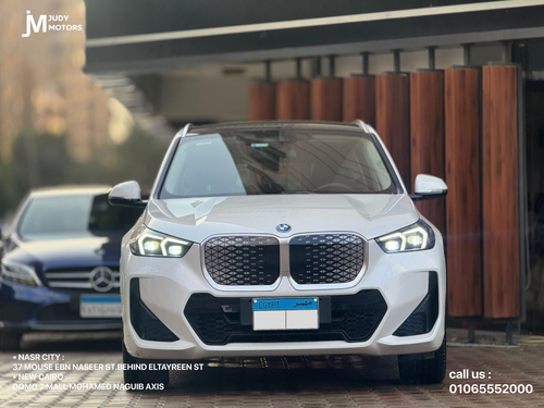 BMW IX1 2025