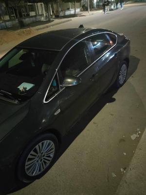 اوبل أسترا 2015