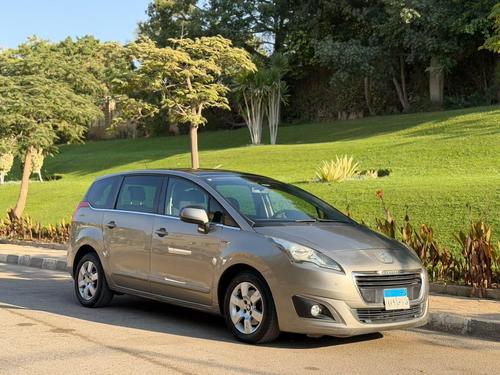 Peugeot 5008 2016