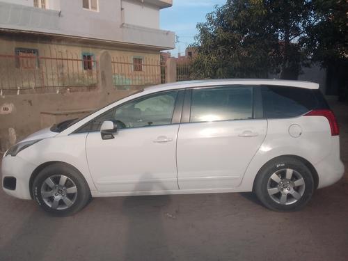 Peugeot 5008 2015