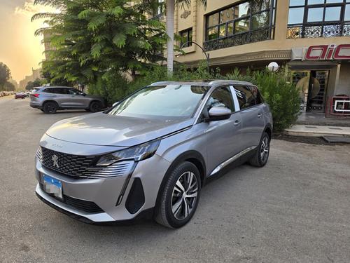 Peugeot 5008 2021