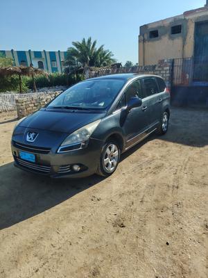 Peugeot 5008 2014