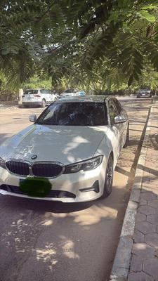 بي ام دبليو 320i 2020
