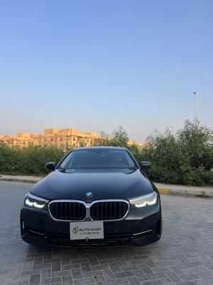 بي ام دبليو 520 2023