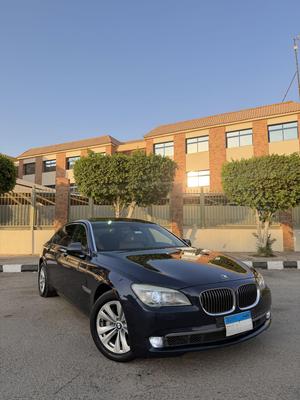 BMW 740 2011