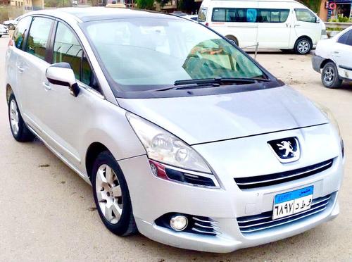 Peugeot 5008 2011