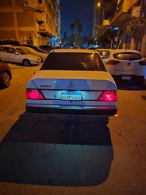 مرسيدس أخرى 1990