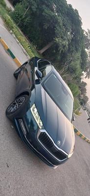 سكودا اوكتافيا 2023