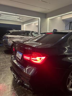 بي ام دبليو 320i 2017