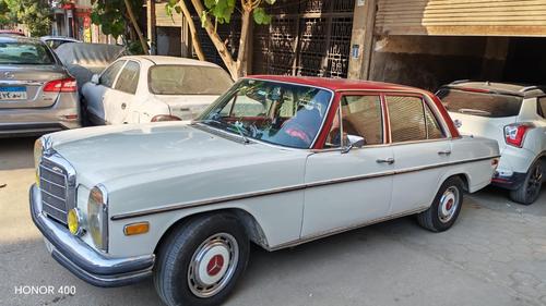 مرسيدس 200 1971