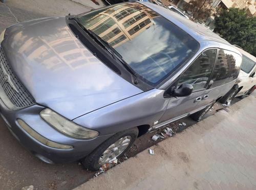 كرايسلر فويجر 1998