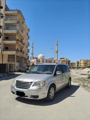 كرايسلر تاون اند كانترى 2010