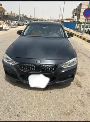 بي ام دبليو 320i 2018