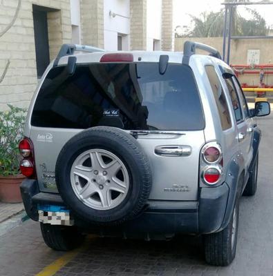 جيب شيروكي 2005