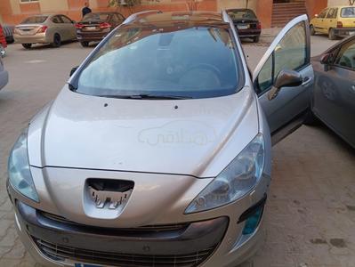 بيجو 308 sw 2011