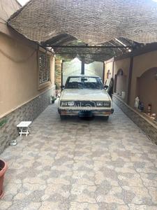 نيسان داتسون 1980