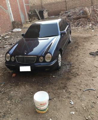 مرسيدس E 200 2000
