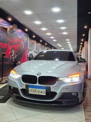 بي ام دبليو 320i 2018