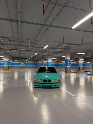BMW 330i 1993