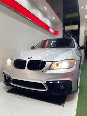 بي ام دبليو 320i 2011