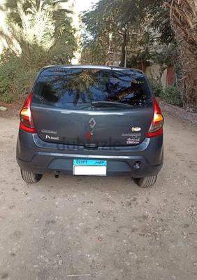 رينو سانديرو 2011