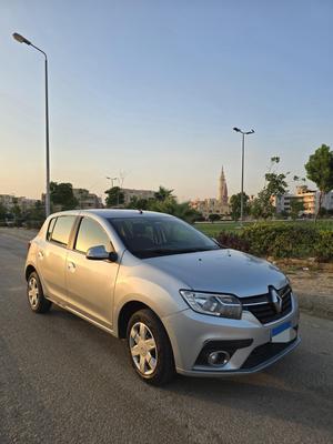 رينو سانديرو 2022