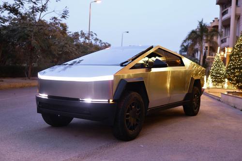 Tesla Cybertruck 2025