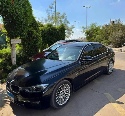 بي ام دبليو 320i 2018